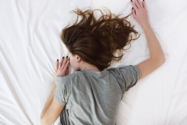 Thermomètre Tempdrop qui prend la température corporelle la nuit