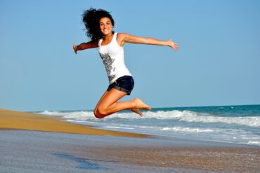 Peut-on faire un lifting des seins avec des implants ?